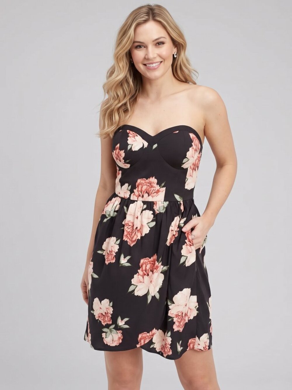 Band of Gypsies Black Floral Strapless Mini Dress - Size: M